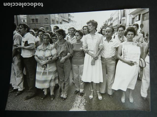 Alte Fotografie: MADRID MANIFESTACION AFECTADOS COLZA ANTIGUA FOTOGRAFIA ORIGINAL 13 X 18 CM