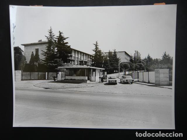 Fotograf&iacute;a antigua: MADRID CENTRO NUCLEAR JUAN VIGON ANTIGUA FOTOGRAFIA ORIGINAL 18 X 24 CM