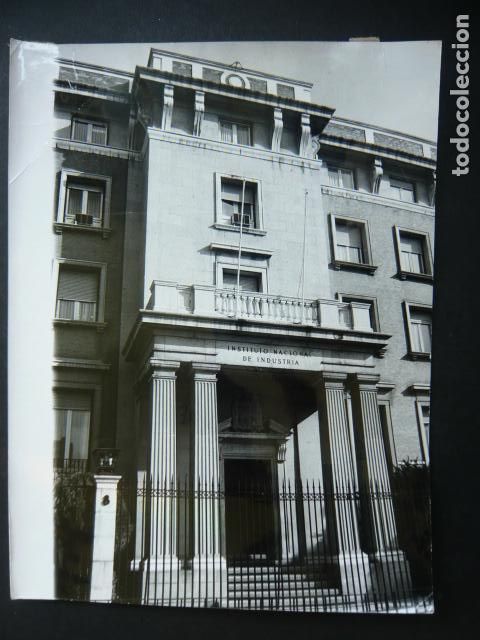 Fotografia antica: MADRID INSTITUTO NACIONAL DE INDUSTRIA ANTIGUA FOTOGRAFIA ORIGINAL 18 X 24 CM
