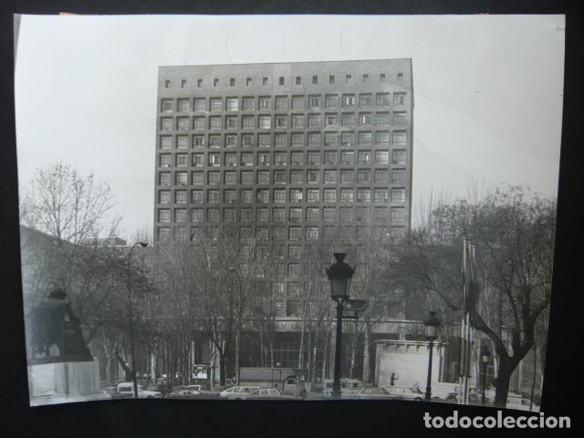 Alte Fotografie: MADRID MINISTERIO DE SANIDAD Y SEGURIDAD SOCIAL ANTIGUA FOTOGRAFIA ORIGINAL 18 X 24 CM