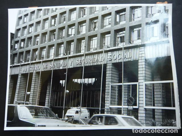 Alte Fotografie: MADRID MINISTERIO DE SANIDAD Y SEGURIDAD SOCIAL ANTIGUA FOTOGRAFIA ORIGINAL 18 X 24 CM