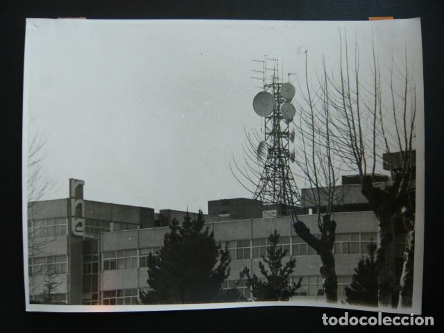 Fotografia antica: MADRID EDIFICIO RADIO NACIONAL DE ESPA&Ntilde;A ANTIGUA FOTOGRAFIA ORIGINAL 18 X 24 CM