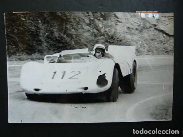 Fotografia antica: SUBIDA EN CUESTA AL MONTSENY AUTOMOVILISMO CORREDOR MITTER ANTIGUA FOTOGRAFIA ORIGINAL 18 X 13 CM