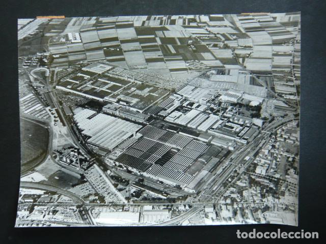 Fotograf&iacute;a antigua: SINDELFINGEN FABRICA AUTOMOVILES DAIMLER BENZ ANTIGUA FOTOGRAFIA ORIGINAL 24 X 18 CM
