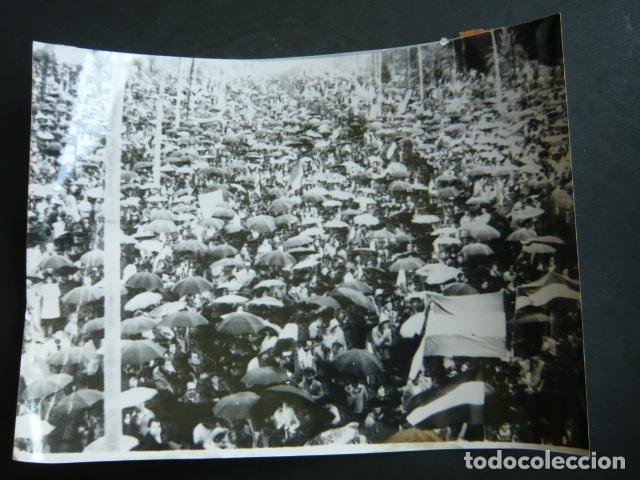 Fotograf&iacute;a antigua: MALAGA MANIFESTACION DEL DIA DE ANDALUCIA ANTIGUA FOTOGRAFIA ORIGINAL 18 X 24 CM