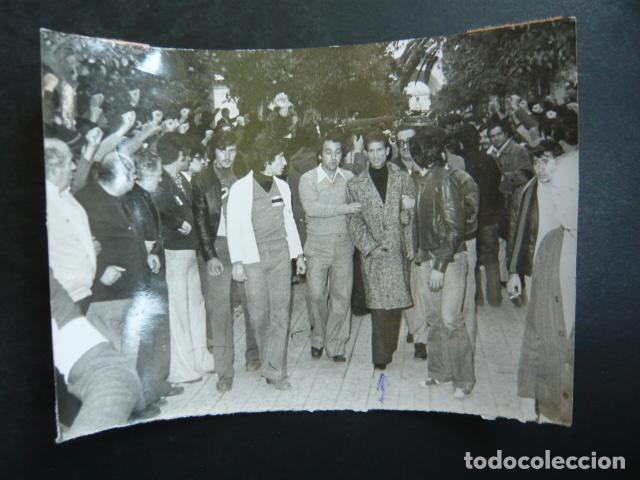 Fotograf&iacute;a antigua: MALAGA MANIFESTACION DEL DIA DE ANDALUCIA ANTIGUA FOTOGRAFIA ORIGINAL 10,5 X 14,5 CM