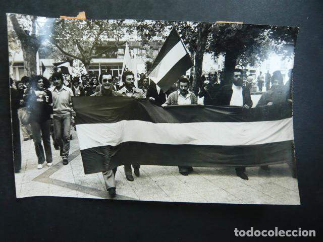 Fotograf&iacute;a antigua: MALAGA MANIFESTACION DEL DIA DE ANDALUCIA ANTIGUA FOTOGRAFIA ORIGINAL 11,5 X 18 CM