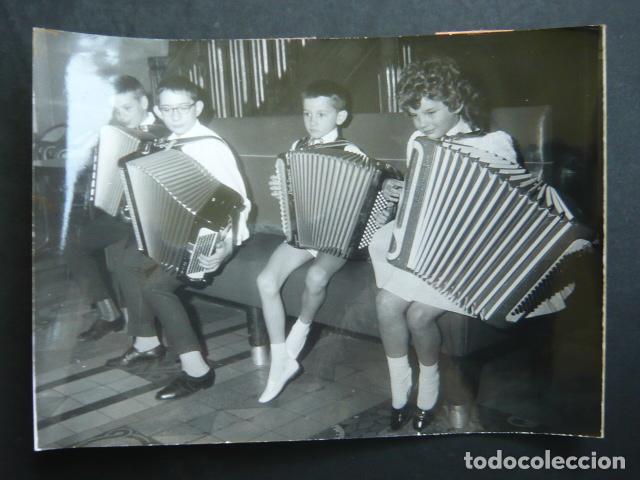 Fotograf&iacute;a antigua: FRANCIA FESTIVAL NACIONAL DE ACORDEON ANTIGUA FOTOGRAFIA ORIGINAL 18 X 13 CM