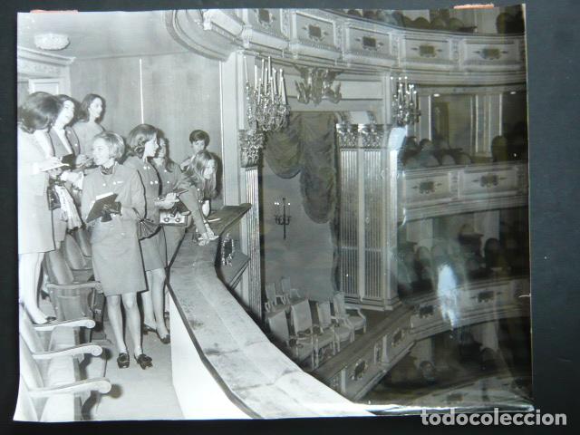 Fotografia antiga: MADRID FESTIVAL DE EUROVISION 1969 TEATRO REAL ANTIGUA FOTOGRAFIA ORIGINAL 18 X 24 CM
