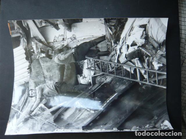 Fotograf&iacute;a antigua: MALAGA CHOQUE ENTRE CARGUEROS ANTIGUA FOTOGRAFIA ORIGINAL 18 X 20 CM