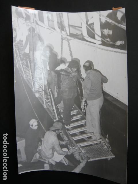 Fotograf&iacute;a antigua: MALAGA CHOQUE ENTRE CARGUEROS ANTIGUA FOTOGRAFIA ORIGINAL 18 X 20 CM