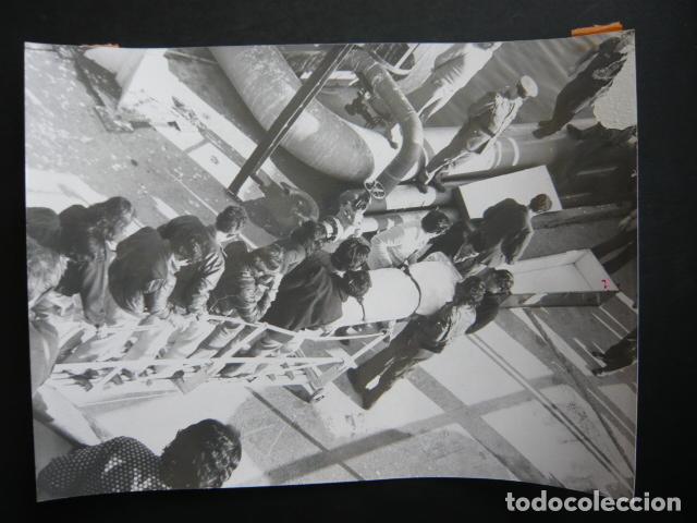 Fotograf&iacute;a antigua: MALAGA CHOQUE ENTRE CARGUEROS ANTIGUA FOTOGRAFIA ORIGINAL 18 X 20 CM