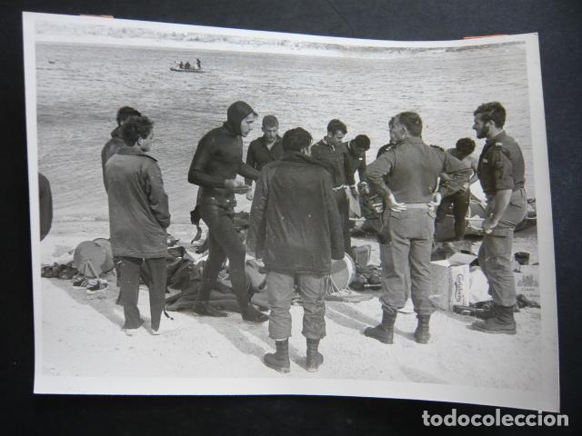 Alte Fotografie: PANTANO DE ENTREPE&Ntilde;AS GUADALAJARA HUNDIMIENTO DE BARCAZA ANTIGUA FOTOGRAFIA 13 X 18 CM