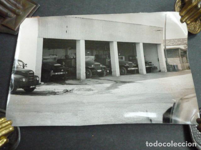 Antique Photography: MADRID AEROPUERTO DE BARAJAS COCHES DE BOMBEROS ANTIGUA FOTOGRAFIA 13 X 18 CM