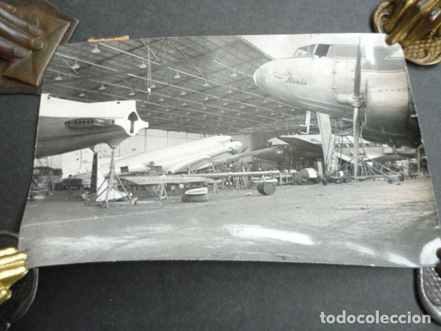Antique Photography: MADRID AEROPUERTO DE BARAJAS TALLERES DE REPARACION DE IBERIA ANTIGUA FOTOGRAFIA 13 X 18 CM