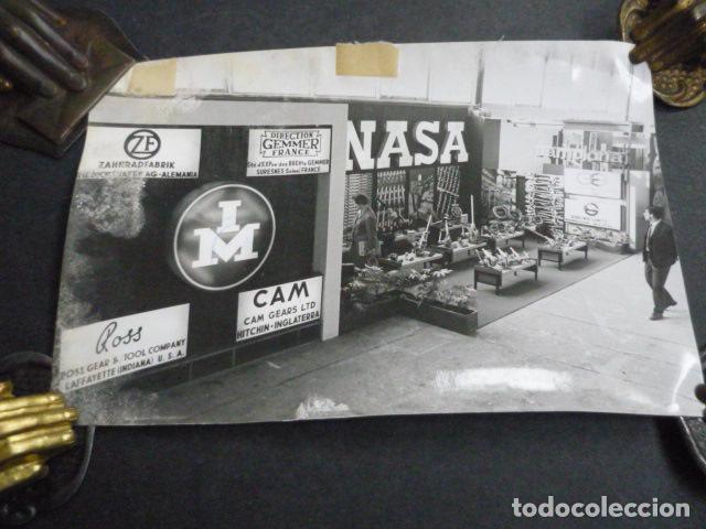 Fotografia antica: BARCELONA XXXV FERIA DE MUESTRAS STAND DE IMENASA ANTIGUA FOTOGRAFIA 13 X 18 CM