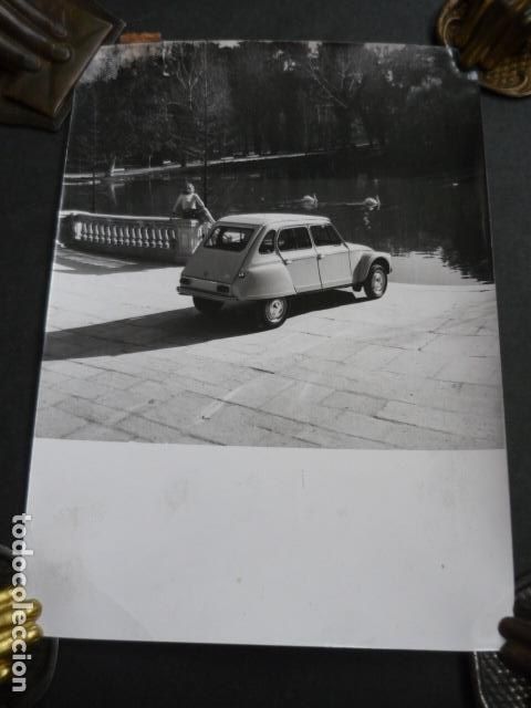 Fotograf&iacute;a antigua: AUTOMOVIL CITROEN DYANE 6 SUPER ANTIGUA FOTOGRAFIA 13 X 18 CM