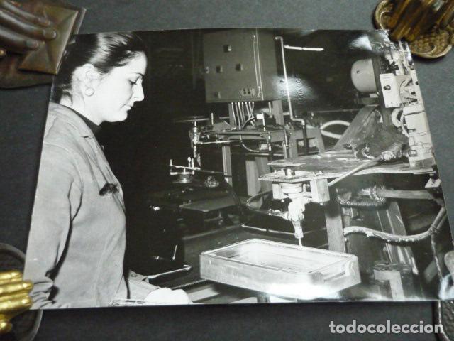 Antique Photography: MARTOS JAEN FABRICA DE FAROS PARA AUTOMOVILES PASA CIBIE ANTIGUA FOTOGRAFIA 13 X 18 CM
