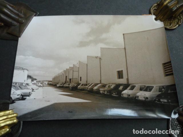 Alte Fotografie: MARTOS JAEN FABRICA DE FAROS PARA AUTOMOVILES PASA CIBIE ANTIGUA FOTOGRAFIA 13 X 18 CM