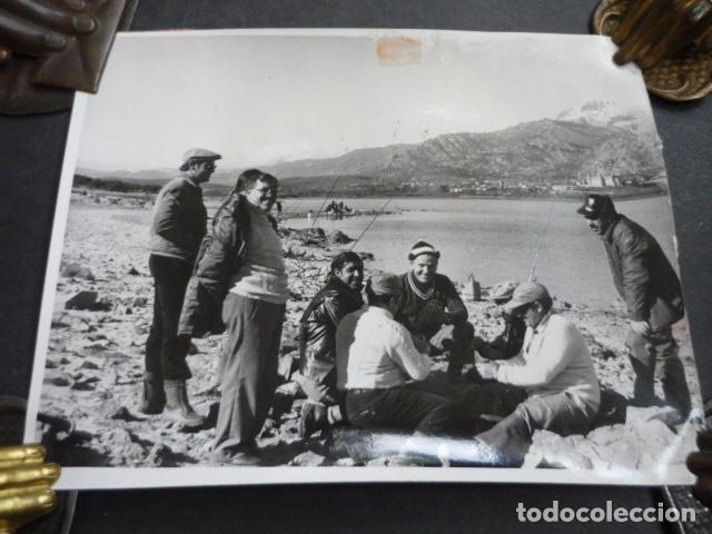 Fotografia antiga: MANZANARES EL REAL MADRID EMBALSE SANTILLANA CONCURSO PESCA ANTIGUA FOTOGRAFIA 13 X 18 CM