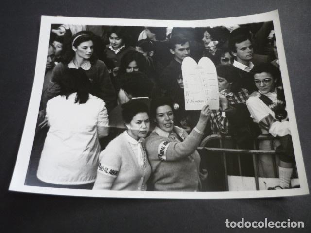 Antique Photography: MADRID MANIFESTACION CONTRA LA LEGALIDAD DEL ABORTO POLICIA ANTIGUA FOTOGRAFIA 18 X 24 CM