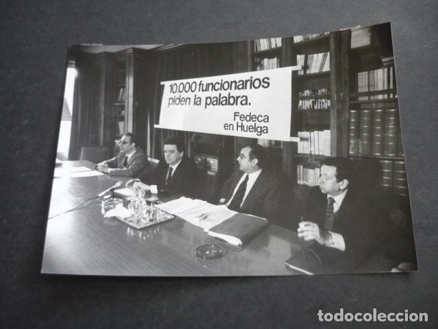 Alte Fotografie: MADRID HUELGA DE FUNCIONARIOS ANTIGUA FOTOGRAFIA 18 X 13 CM