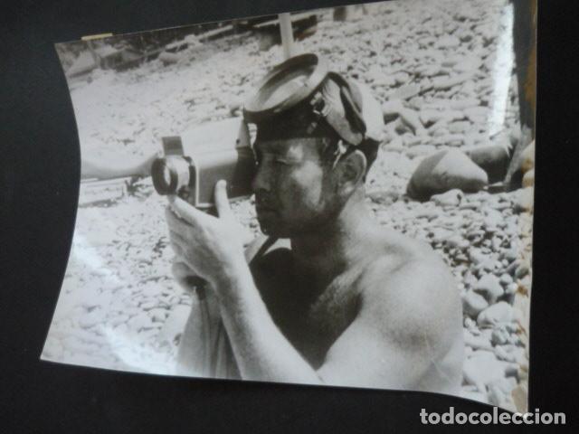 Fotograf&iacute;a antigua: ALEXEI LEONOF COSMONAUTA ASTRONAUTA RUSO ANTIGUA FOTOGRAFIA 18 X 24 CM