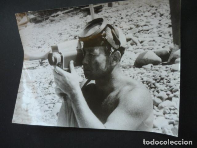 Fotograf&iacute;a antigua: ALEXEI LEONOF COSMONAUTA ASTRONAUTA RUSO ANTIGUA FOTOGRAFIA 18 X 24 CM