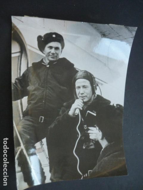 Fotograf&iacute;a antigua: ALEXEI LEONOF COSMONAUTA ASTRONAUTA RUSO ANTIGUA FOTOGRAFIA 18 X 24 CM