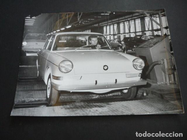 Fotograf&iacute;a antigua: FABRICA AUTOMOVILES BMW ANTIGUA FOTOGRAFIA ORIGINAL 24 X 18 CM