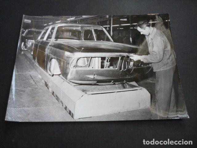 Fotograf&iacute;a antigua: FABRICA AUTOMOVILES BMW ANTIGUA FOTOGRAFIA ORIGINAL 24 X 18 CM
