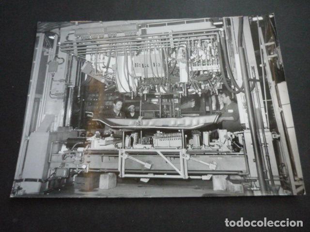 Fotograf&iacute;a antigua: FABRICA AUTOMOVILES BMW ANTIGUA FOTOGRAFIA ORIGINAL 24 X 18 CM