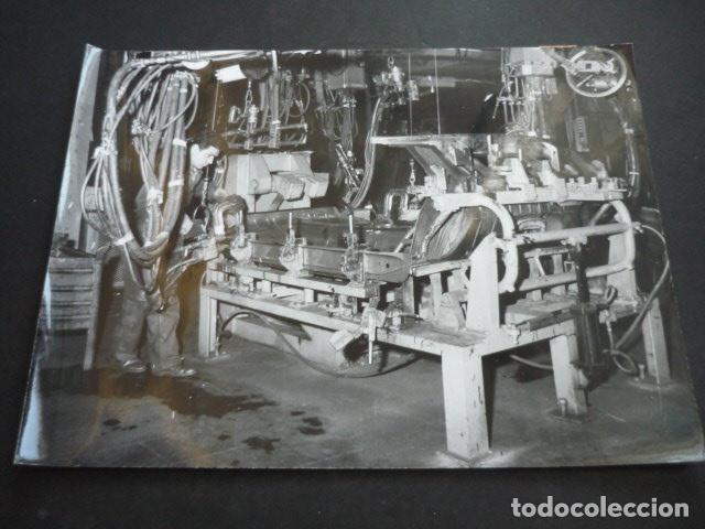 Fotograf&iacute;a antigua: FABRICA AUTOMOVILES BMW ANTIGUA FOTOGRAFIA ORIGINAL 24 X 18 CM