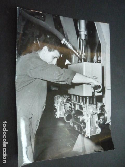 Fotograf&iacute;a antigua: FABRICA AUTOMOVILES BMW ANTIGUA FOTOGRAFIA ORIGINAL 24 X 18 CM