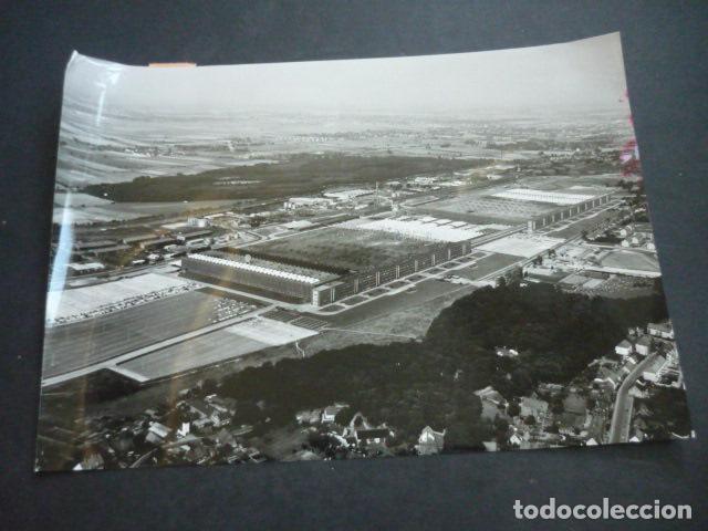 Photographie ancienne: HANNOVER ALEMANIA FABRICA AUTOMOVILES WOLKSWAGEN ANTIGUA FOTOGRAFIA ORIGINAL 24 X 18 CM
