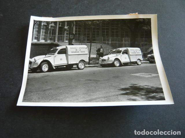 Antique Photography: MADRID CITROEN 2CV SERVICIO URGENCIAS SEGURIDAD SOCIAL ANTIGUA FOTOGRAFIA ORIGINAL 12 X 17 CM