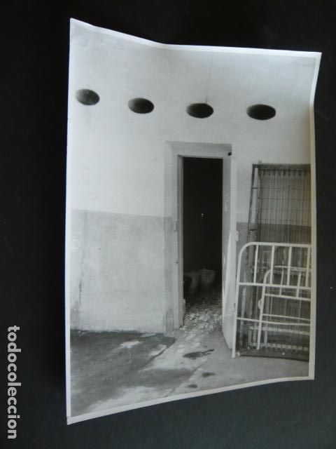 Fotograf&iacute;a antigua: VALENCIA CELDA DE CASTIGO PSIQUIATRICO ANTIGUA FOTOGRAFIA ORIGINAL 18 X 24 CM