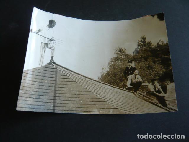 Antique Photography: EZQUIZOFRENICO EN UN TEJADO ANTIGUA FOTOGRAFIA ORIGINAL 16 X 21 CM