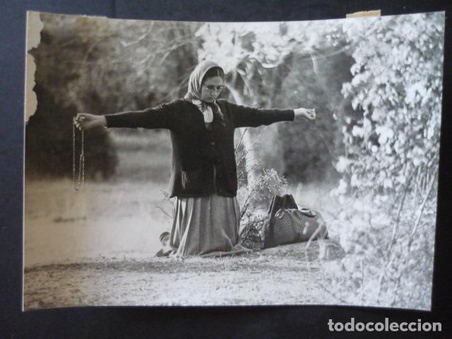 Fotografia antica: EL ESCORIAL MADRID PEREGRINOS PRADO NUEVO APARACION VIRGEN FOTOGRAFIA ORIGINAL 18 X 13 CM