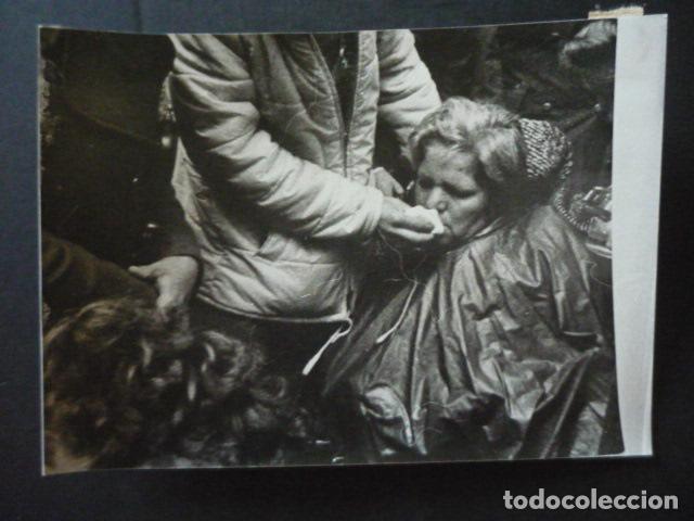 Alte Fotografie: EL ESCORIAL MADRID APARICION DE LA VIRGEN AMPARO CUEVAS ANTIGUA FOTOGRAFIA ORIGINAL 18 X 12 CM