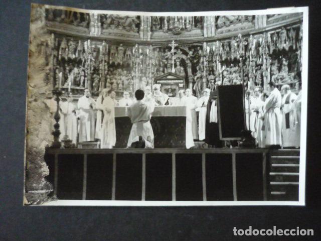 Fotografia antiga: TOLEDO ROGATIVAS EN LA CATEDRAL PARA QUE LLUEVA ANTIGUA FOTOGRAFIA ORIGINAL 13 X 18 CM
