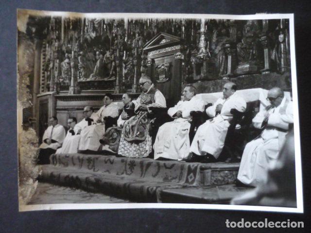 Fotografia antiga: TOLEDO ROGATIVAS EN LA CATEDRAL PARA QUE LLUEVA ANTIGUA FOTOGRAFIA ORIGINAL 13 X 18 CM