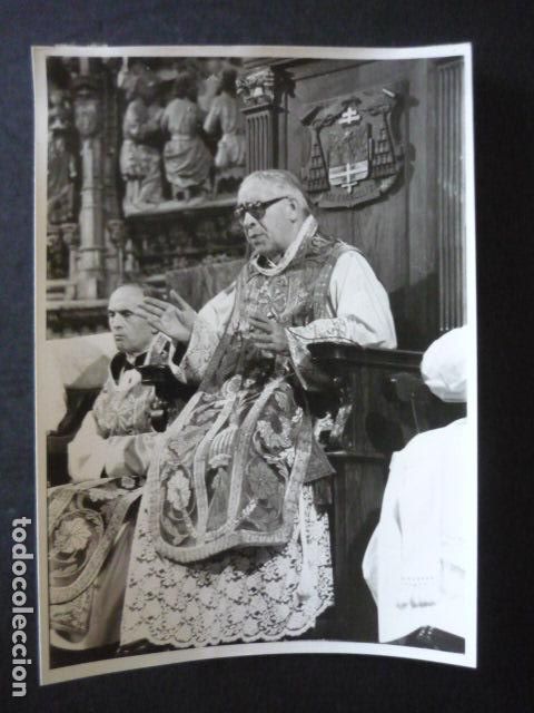 Fotografia antiga: TOLEDO ROGATIVAS EN LA CATEDRAL PARA QUE LLUEVA ANTIGUA FOTOGRAFIA ORIGINAL 13 X 18 CM