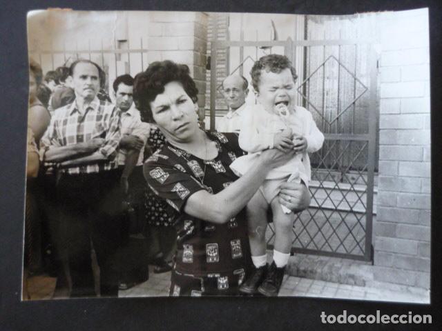 Alte Fotografie: SARDANYOLA BARCELONA MILAGROS DE VIRGEN CONCHITA ANTIGUA FOTOGRAFIA ORIGINAL 12 X 18 CM