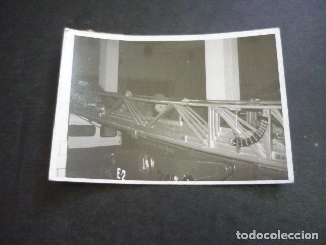 Fotografia antica: ZARAGOZA ENCIERRO DE BOMBEROS 1977 ANTIGUA FOTOGRAFIA 7,5 X 10,5 CM