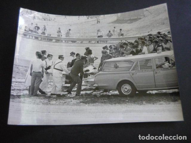 Alte Fotografie: MADRID CIRCUITO DE JARAMA AUTOMOVILISMO ACCIDENTE FORMULA 1 1970 ANTIGUA FOTOGRAFIA 18 X 24 CM