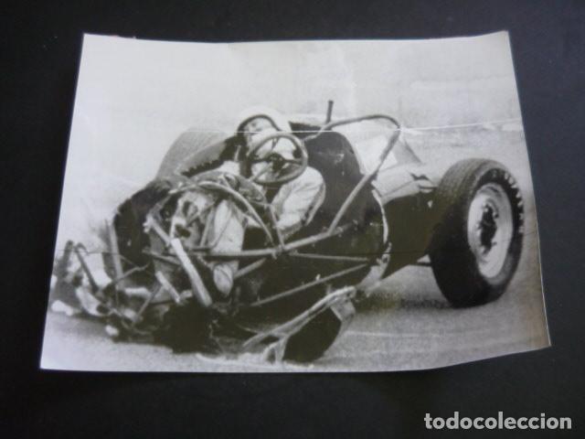 Fotograf&iacute;a antigua: DAYTONA BEACH CIRCUITO AUTOMOVILISMO ACCIDENTE FORMULA 1 1970 ANTIGUA FOTOGRAFIA 18 X 24 CM