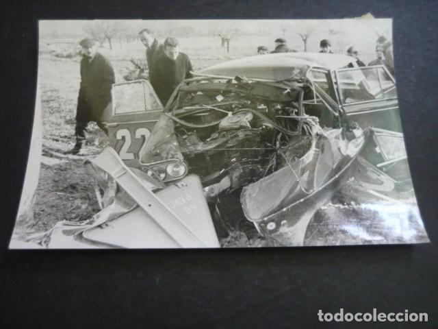 Fotograf&iacute;a antigua: RALLYE DE MONTECARLO CIRCUITO AUTOMOVILISMO ACCIDENTE 1966 ANTIGUA FOTOGRAFIA ORIGINAL 18 X 12 CM