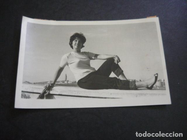 Fotograf&iacute;a antigua: LA CORU&Ntilde;A PROFESORA DE CONDUCCION AUTO ESCUELA ANTIGUA FOTOGRAFIA ORIGINAL 9 X 14 CM