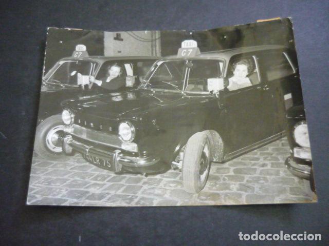 Photographie ancienne: PARIS MUJERE TAXISTAS ANTIGUA FOTOGRAFIA ORIGINAL 18 X 13 CM